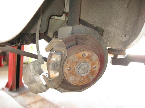 Dissasembling the wheels of Zastava 101